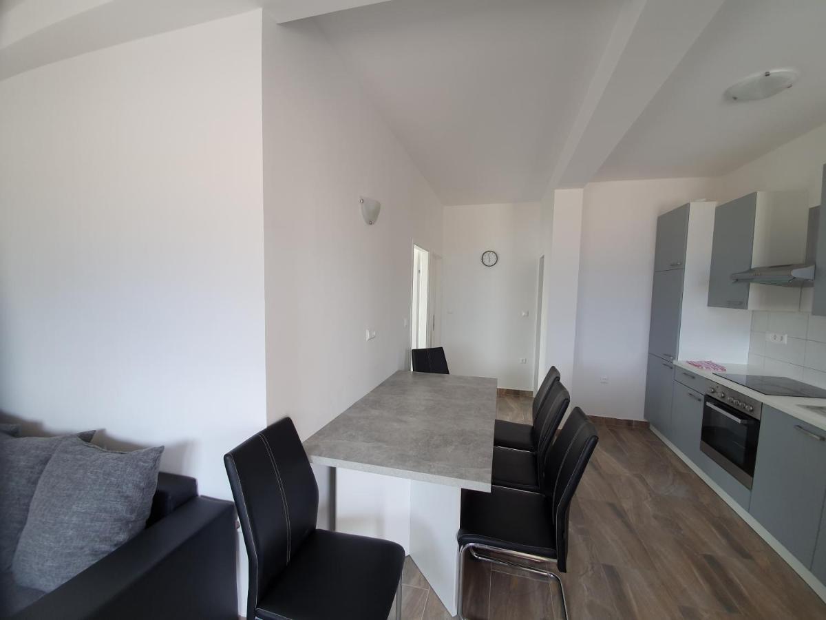 פג Apartments Ljubic מראה חיצוני תמונה