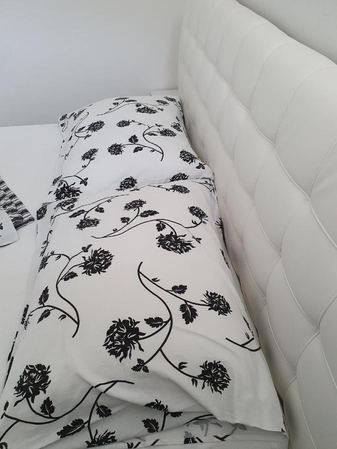 פג Apartments Ljubic מראה חיצוני תמונה